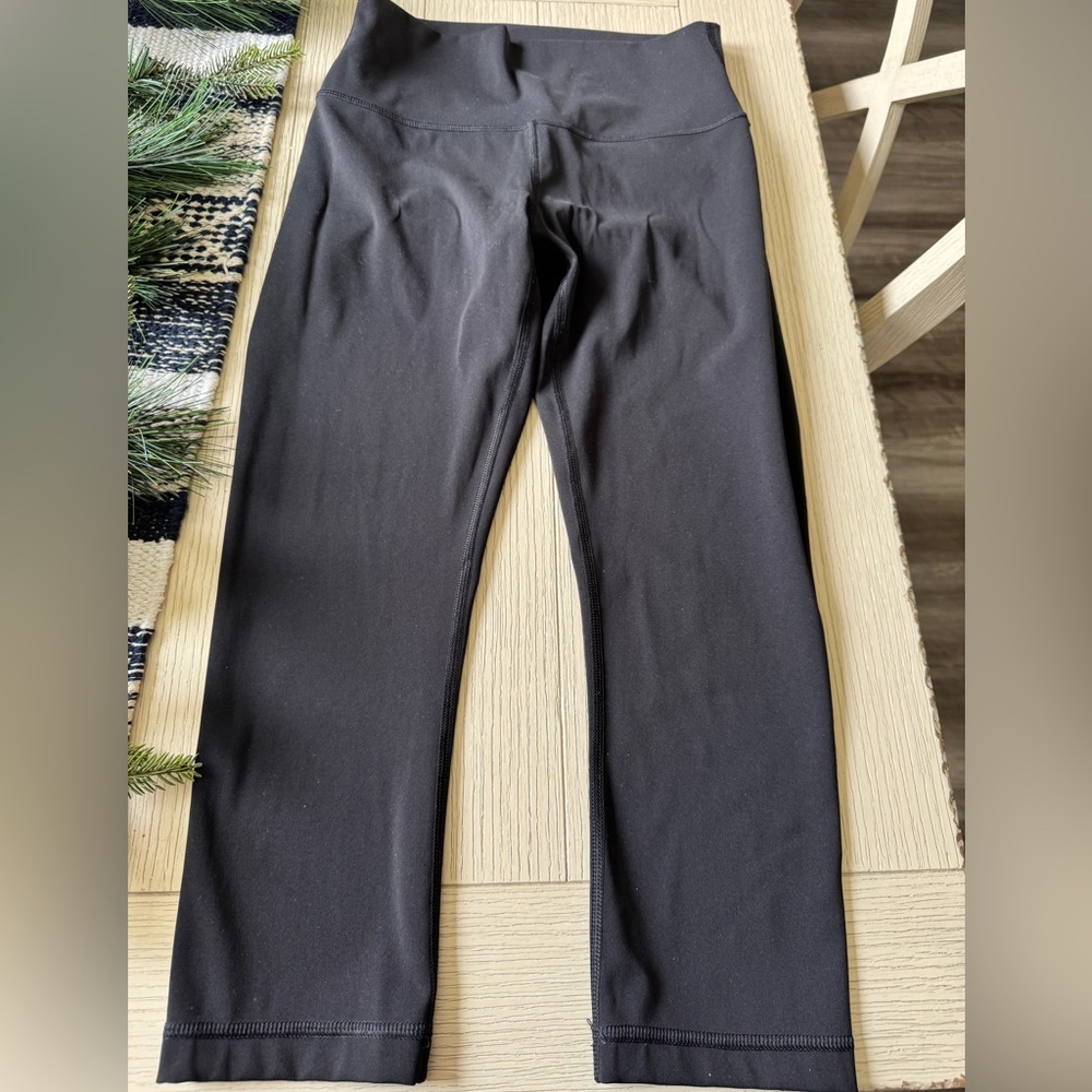 Lulumemon Wunder Train Contour Fit High-Rise Crop 23"